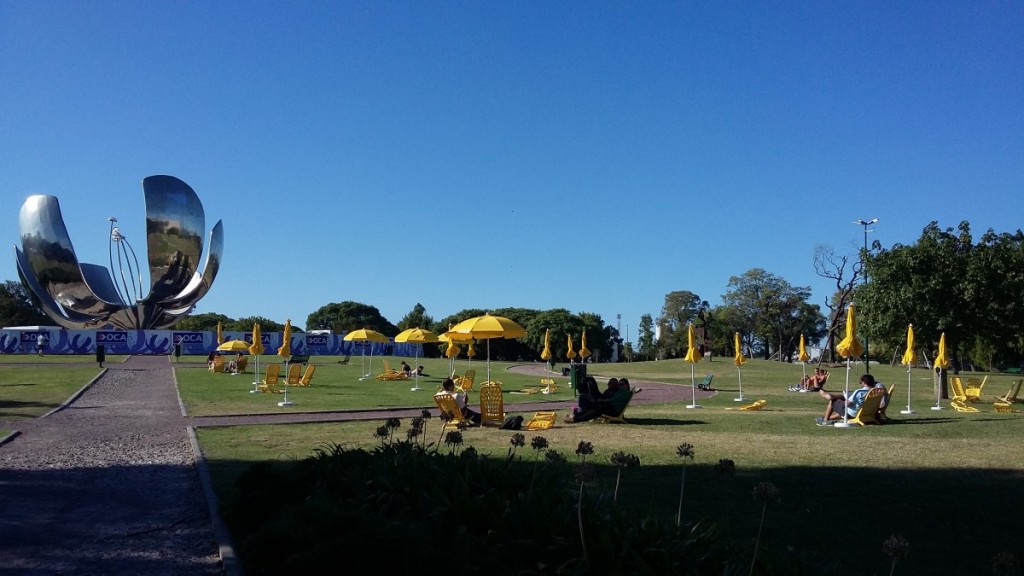 Floraris Genérica, na Plaza de las Naciones Unidas, Buenos Aires.