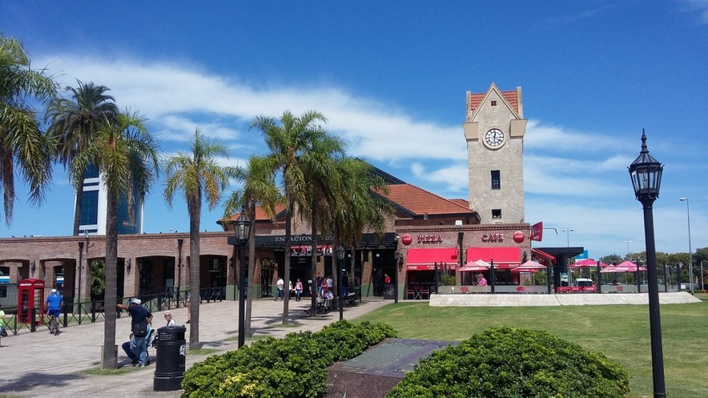 Estação de Trem Tigre, próximo a Buenos Aires, Argentina.